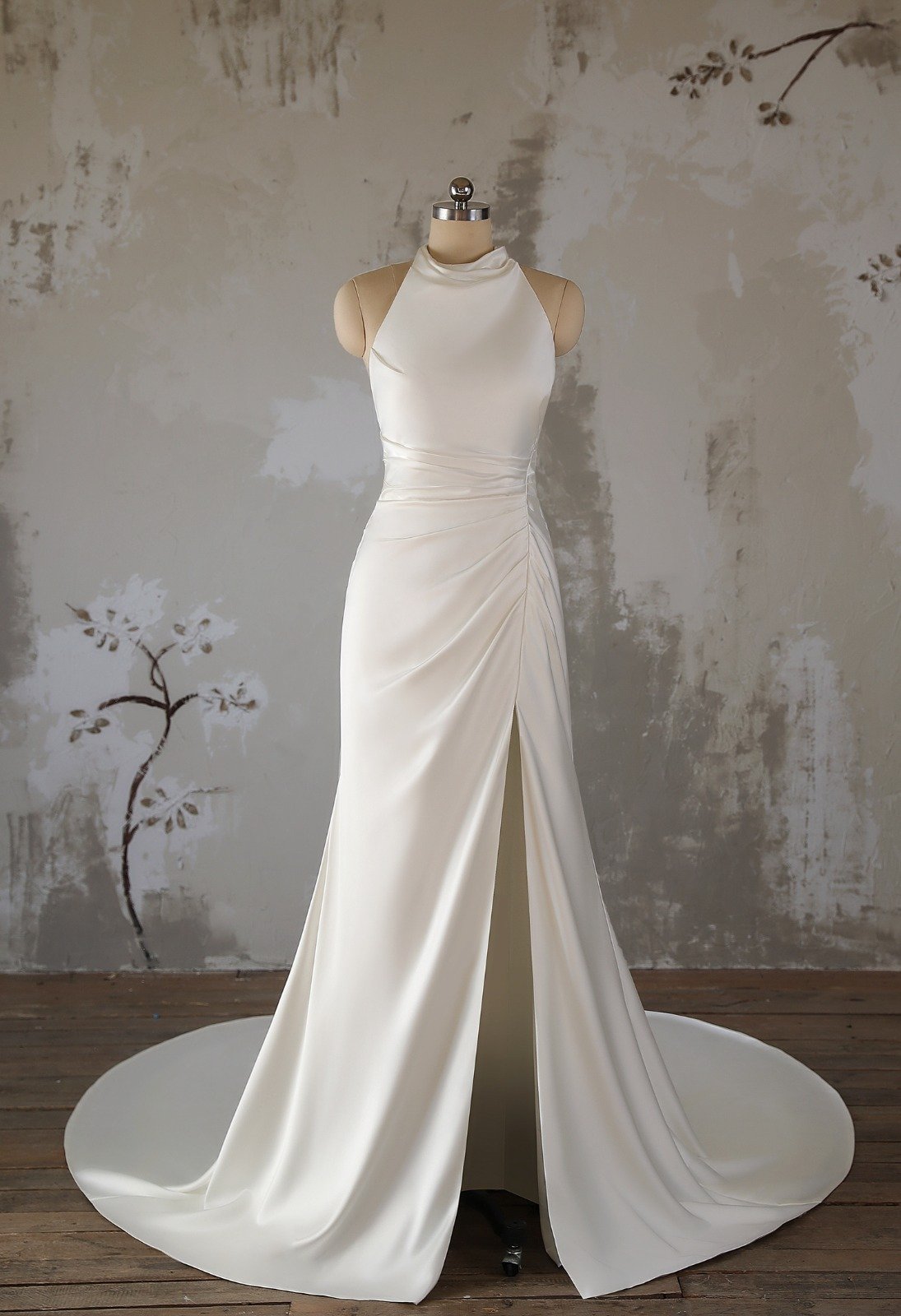 Vestido de novia Blois, colección Europa 2026, diseño a medida, encaje romántico y elegancia clásica